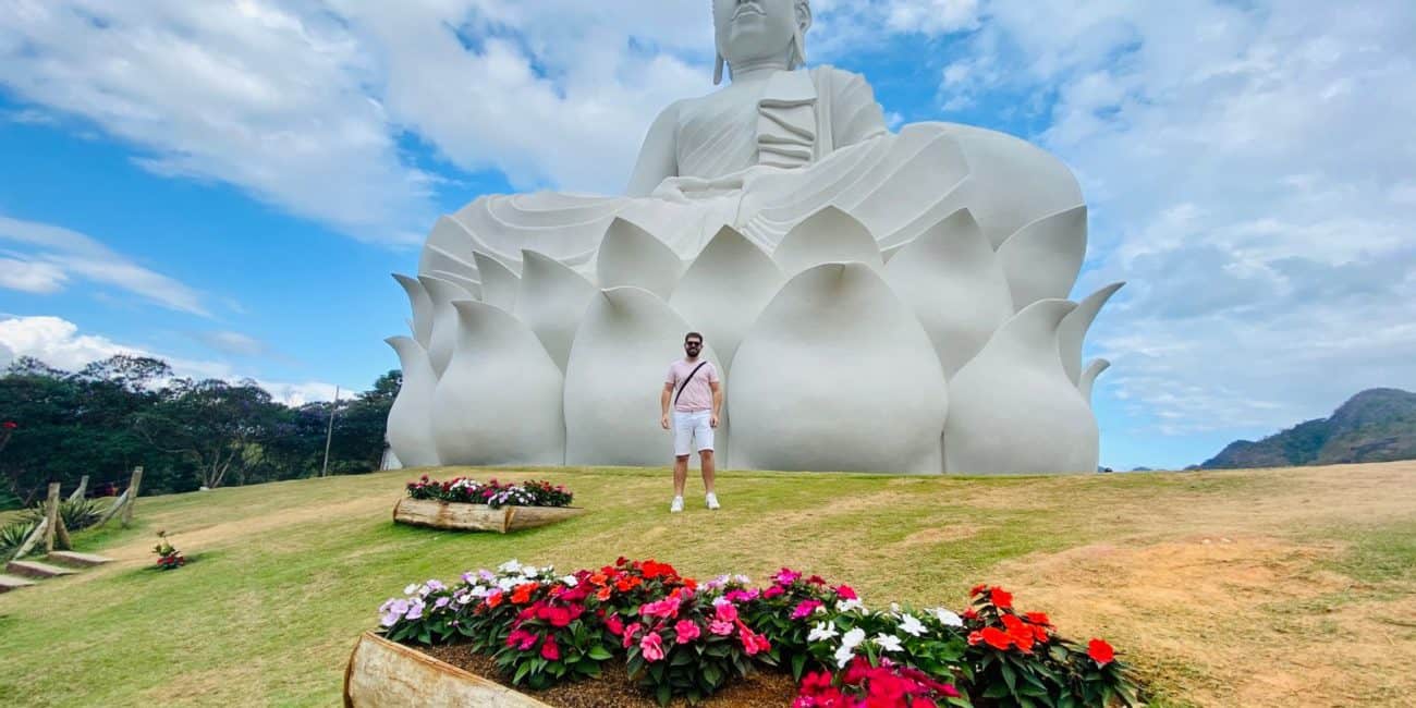 Buda Gigante do Espírito Santo, na cidade de Ibiraçu. Maior estátua de Buda do Brasil